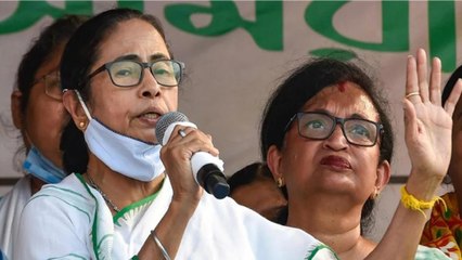 After Dargah, Mamata Banerjee visits temple