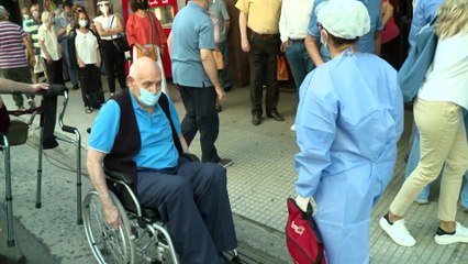 VIDEONOTA | "Llegué y me dijeron que mi mamá no se podía vacunar, pese a que tenía turno": el caos en el Luna Park