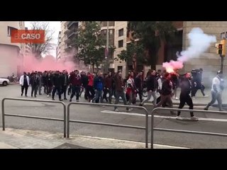 Los ultras del Lyon llegan a la plaza de Artós