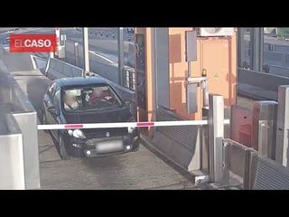 Imatges del mètode dels 'punxarodes' de l'AP-7 a Catalunya