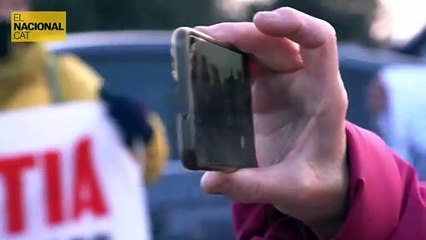Manifestants convocats per Òmnium es concentren a les portes de Lledoners