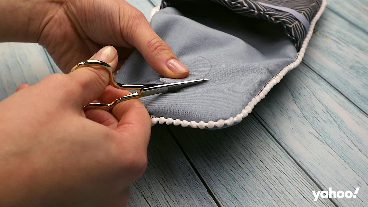 DIY Stylischer Halter für Handy und Ladekabel