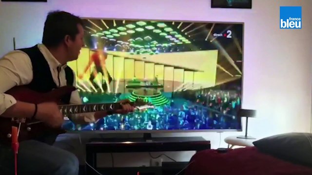 France Bleu Breizh Izel se filme sur Si bien du mal chanté par le jeune artiste breton Hervé