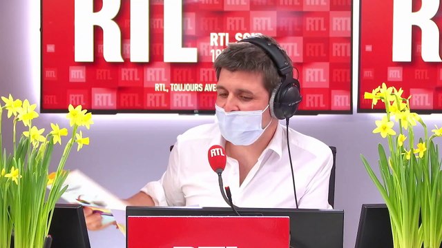 Réseaux sociaux : J'ai eu l'impression de perdre mes enfants confie Éliette Abécassis