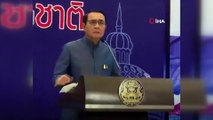 - Soruyu beğenmeyen Tayland Başbakanı, gazetecilere dezenfektan sıktı