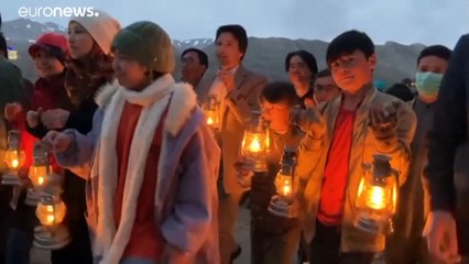 In Afghanistan si commemorano i Budda distrutti 20 anni con una cerimonia molto particolare