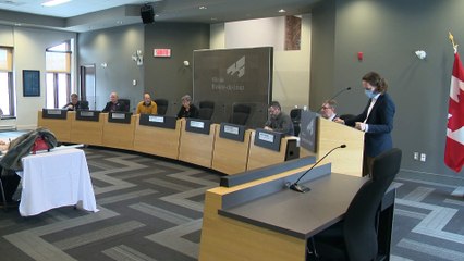 Stationnement Prelco : la Ville de Rivière-du-Loup prête à aller jusqu'au référendum