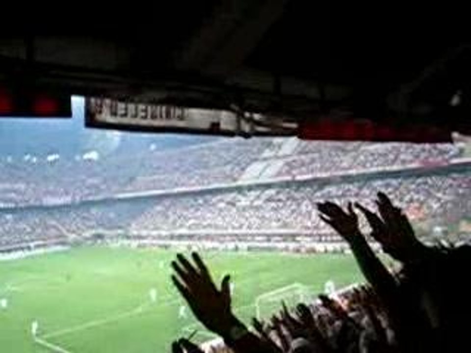 milan berlusconi pezzo di merda