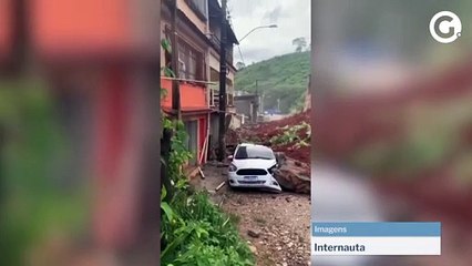 Após tempestade, queda de barranco em Cachoeiro atinge carro e residência