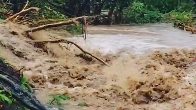 Downpours slam Hawaii with flash flooding