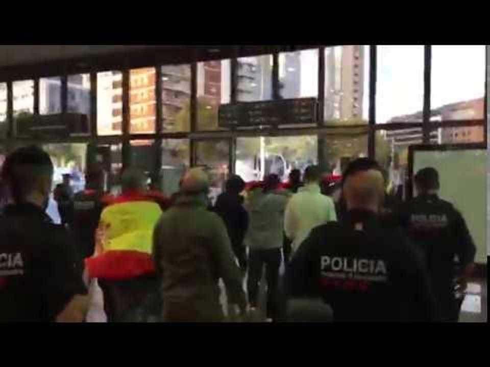 Els Mossos acompanyen als ultres a la sortida