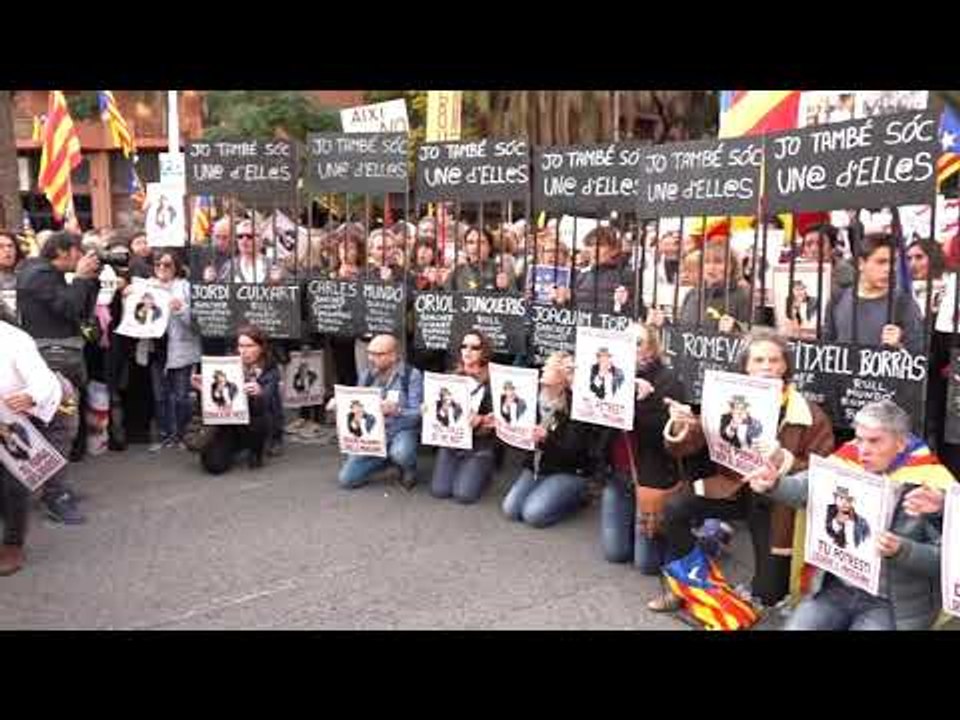 Crits "Tots som presos" en la Diada nacional per la llibertat