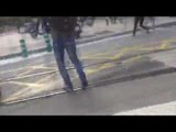 Policia Nacional desallotja amb força el tram tallat pels manifestants a Gran Vía