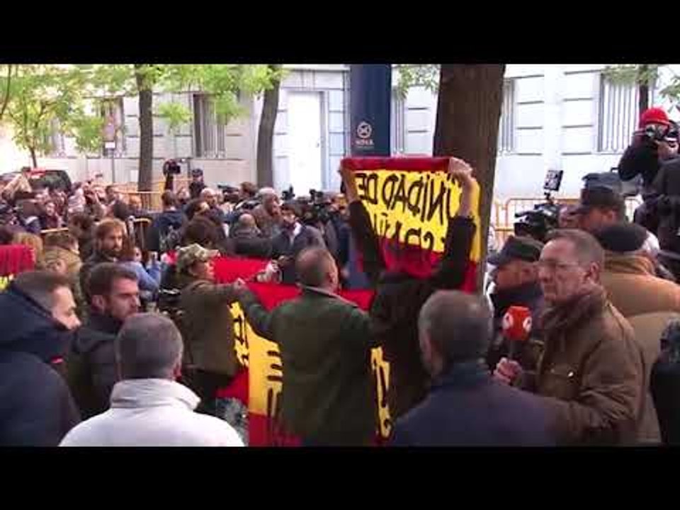 Crits "Puigdemont a prisión" davant del TS