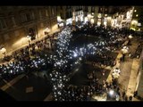 Llaç de llums per l'alliberament dels Jordis a la plaça Sant Jaume