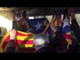 Crits de 'lliberat presos polítics' a l'autocar per anar a Brussel·les