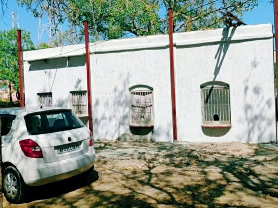 पुराने डाकघर बिल्डिंग में हो रहा सुधार कार्य