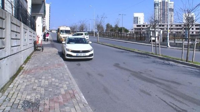 Direksiyon hakimiyetini kaybetti, otomobil takla attı