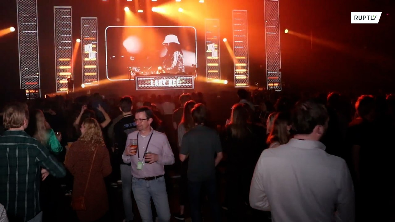 Hundreds back on dancefloor as part of Amsterdam's bubble' partying experiment