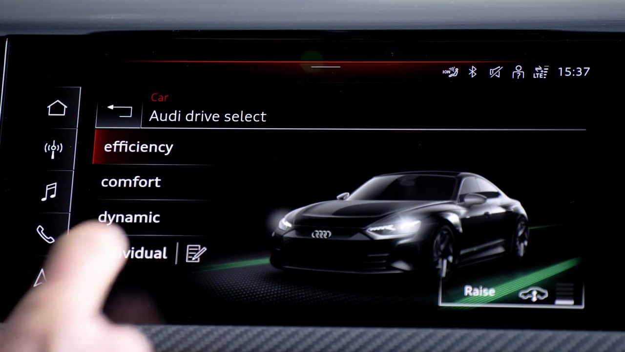 Audi RS e-tron GT in Tactical Green Infotainment System