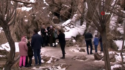 Girlevik Şelalesi tatilcilerin ilgi odağı