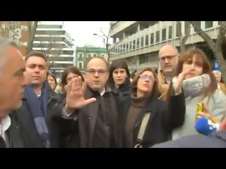 Una multitud de periodistas rodea a Turull antes de que vuelva al Supremo