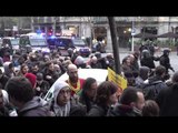 Mossos desalojan manifestantes en calle Pau Claris con Mallorca