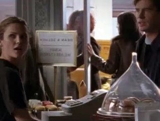 Felicity S04E20 Spin The Bottle