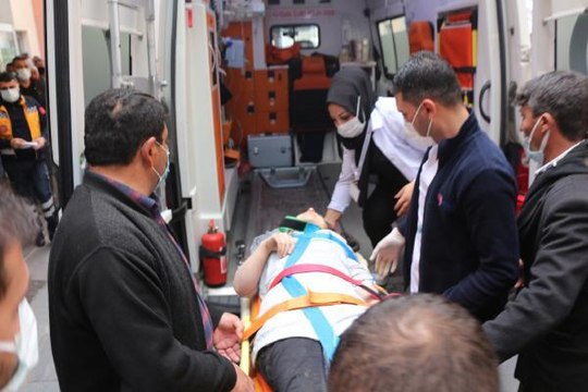 Son dakika haber | Batman'da öğrenci ve işçileri taşıyan minibüs, uçurumdan yuvarlandı; 2 kardeş öldü, 24 yaralı