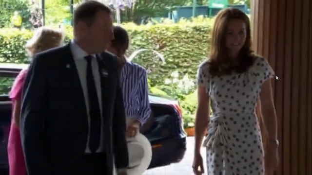 Oprah Winfrey with Meghan Markle and PrinceHarry #OprahMeghanHarry female.pk