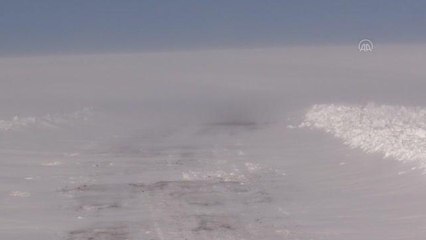 Kar ve tipinin eksik olmadığı dağ mahallesinde yaşam çileye dönüşüyor