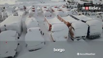 Russia, case ricoperte dal ghiaccio nel villaggio abbandonato dove le temperature raggiungono i -50° c