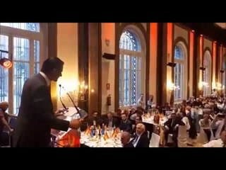 Vox: "Compartirás el patio en la prisión con el cobarde golpista Puigdemont"