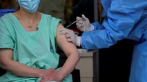 Las consecuencias de saltarse la fila de la vacunación contra covid