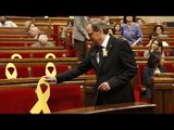 Torra coloca el lazo amarillo después de que Ciutadans lo haya retirado