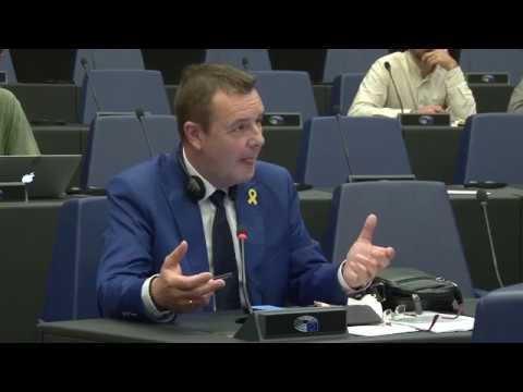 El sentit missatge de dos eurodiputats als familiars dels presos