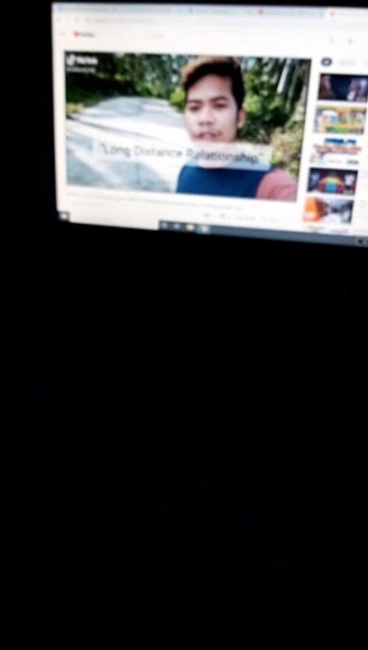 watchig YT pa g/b