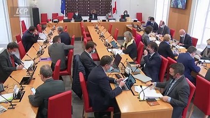 Caroline Abadie (LaREM) présente la proposition de loi tendant à garantir le droit au respect de la dignité en détention