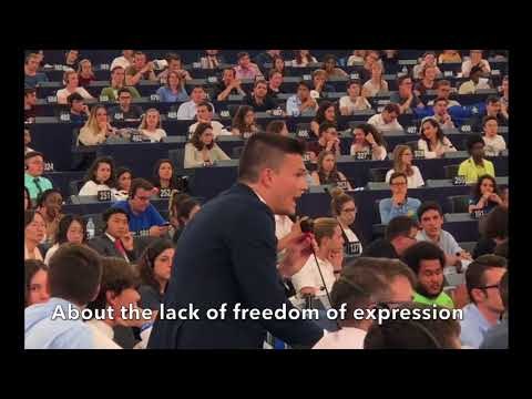 Un jove català pregunta per Catalunya al Parlament Europeu