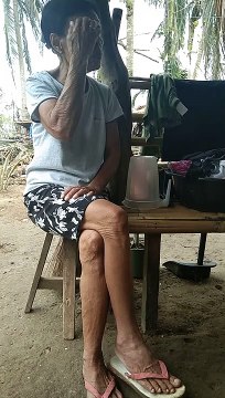 takot ako sa lola ko pero takot sya sa camera ko haha