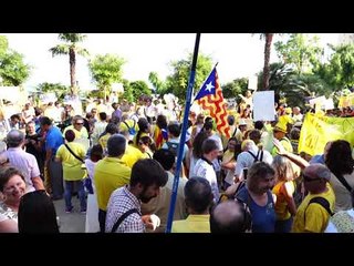 Concentració d'ANC i Òmnium per rebre al Rei