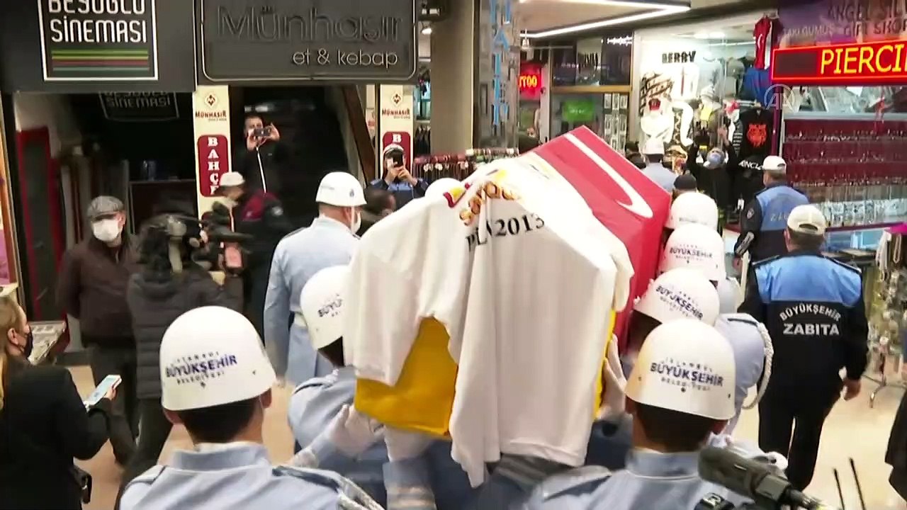 İSTANBUL - Rasim Öztekin, son yolculuğuna uğurlanıyor - Ses Sineması'na getirilmesi