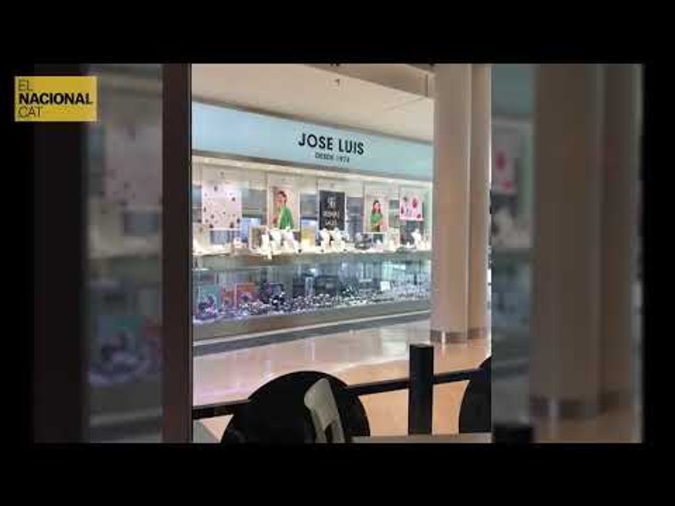 El momento del atraco en una joyería de Castelldefels