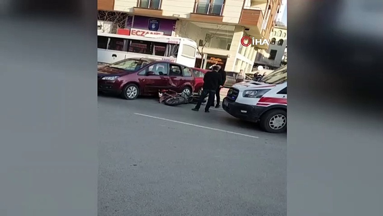 Ölüm böyle geldi.. Motosiklet sürücüsünün öldüğü kaza anı güvenlik kamerasında