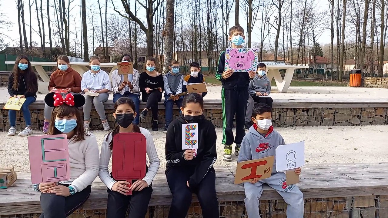 Collège Firmin Roz - Eieio Song - Old MacDonald Had A Farm  2