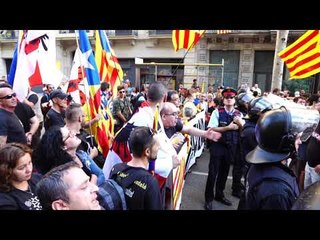 Tensió amb "Moviment identirari català" a l'ofrena floral