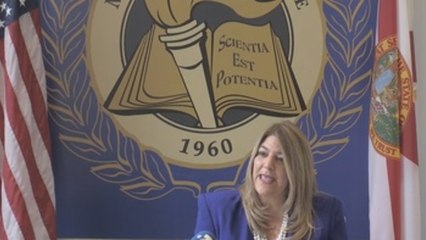 Hija de cubanos, la primera mujer que rige la universidad más grande de EEUU