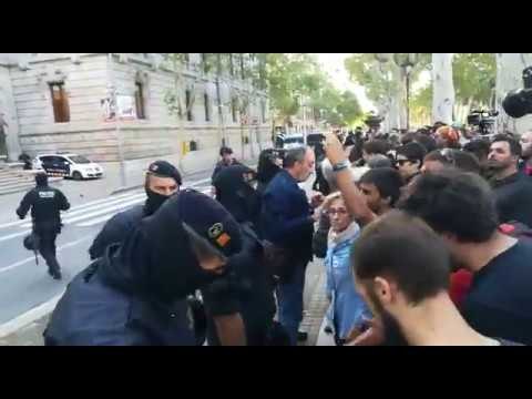 Els CDR protesten per l'actuació dels Mossos davant el TSJC