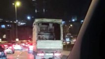 Esenler'de trafiği tehlikeye düşüren kamyonet sürücüsü gözaltına alındı