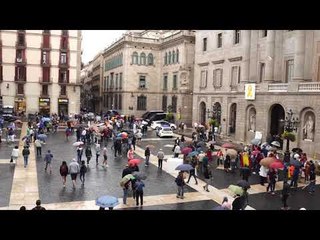 Es buida la plaça Sant Jaume